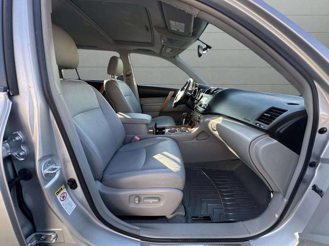2010 Toyota Highlander Limited AWD 4dr SUV - 22940956 - 40