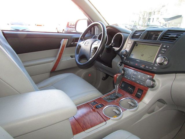 2010 Toyota Highlander LIMITED-ED 4X4. NAV, 3RD-SEAT, 1-OWNER, LOADED, LOW-MI.  - 22195761 - 30