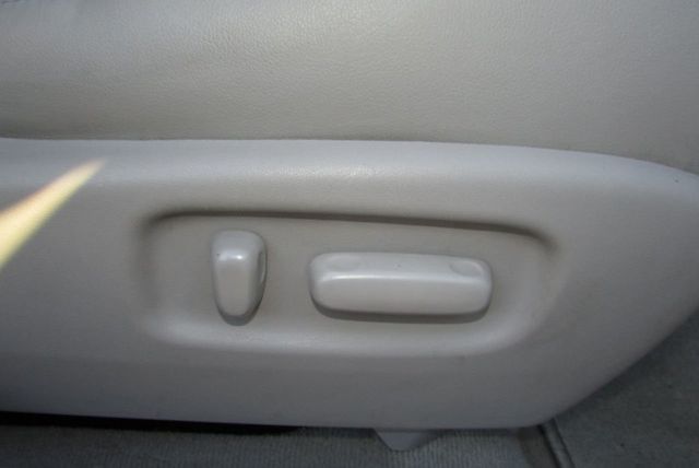 2010 Toyota Highlander LIMITED-ED 4X4. NAV, 3RD-SEAT, 1-OWNER, LOADED, LOW-MI.  - 22195761 - 50
