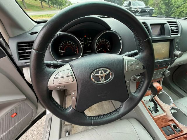 2010 Toyota Highlander Limited, Leather, JBL Audio, Sunroof, Rear A/C, New Tires - 23025350 - 15