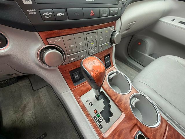 2010 Toyota Highlander Limited, Leather, JBL Audio, Sunroof, Rear A/C, New Tires - 23025350 - 19