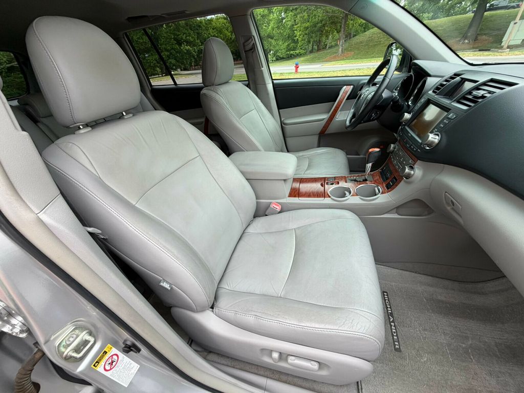2010 Toyota Highlander Limited, Leather, JBL Audio, Sunroof, Rear A/C, New Tires - 23025350 - 22