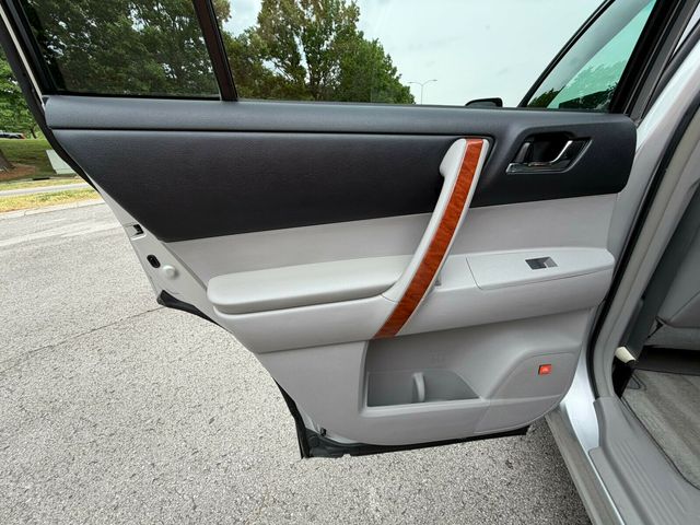 2010 Toyota Highlander Limited, Leather, JBL Audio, Sunroof, Rear A/C, New Tires - 23025350 - 24