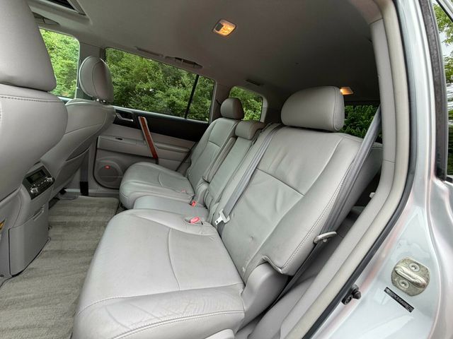 2010 Toyota Highlander Limited, Leather, JBL Audio, Sunroof, Rear A/C, New Tires - 23025350 - 26