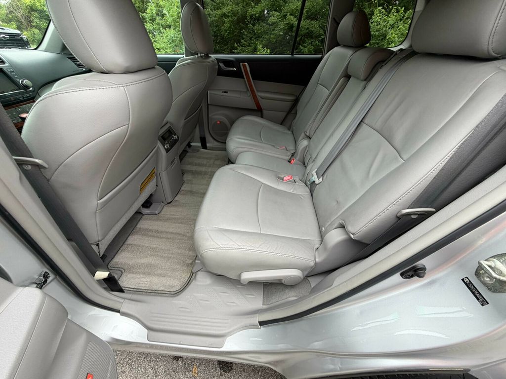 2010 Toyota Highlander Limited, Leather, JBL Audio, Sunroof, Rear A/C, New Tires - 23025350 - 27