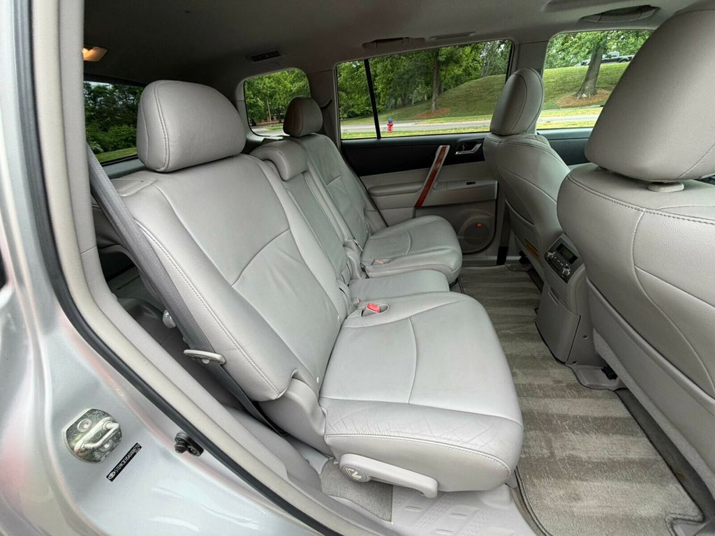 2010 Toyota Highlander Limited, Leather, JBL Audio, Sunroof, Rear A/C, New Tires - 23025350 - 30