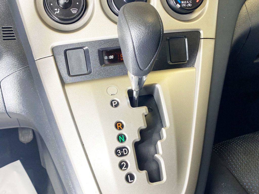 2010 Toyota Corolla Matrix L 4WD photo 27
