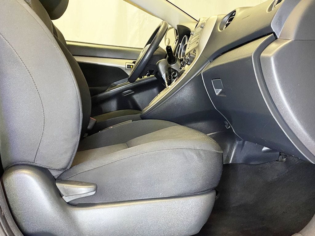 2010 Toyota Corolla Matrix L 4WD photo 32