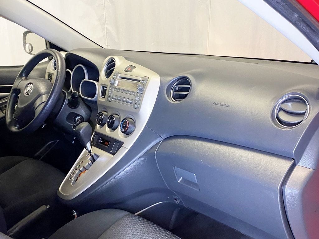 2010 Toyota Corolla Matrix L 4WD photo 33