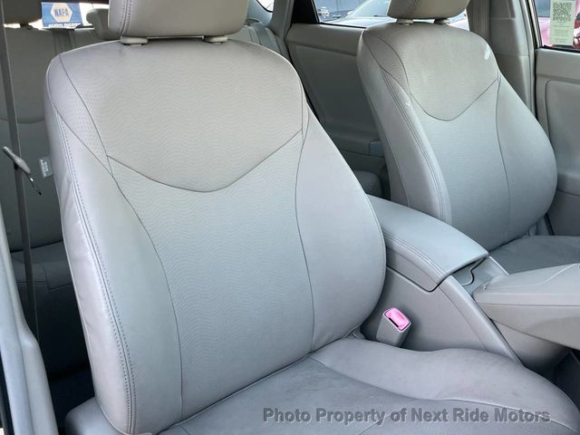 2010 Toyota Prius 2010 TOYOTA PRIUS IV LEATHER NAV LOW-MILES 615-730-9991 - 22805110 - 16