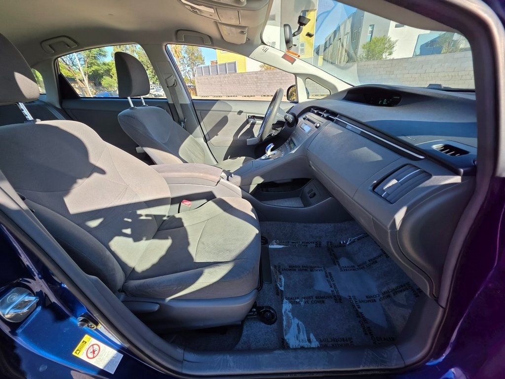 2010 Toyota Prius 5dr Hatchback I - 22945803 - 9