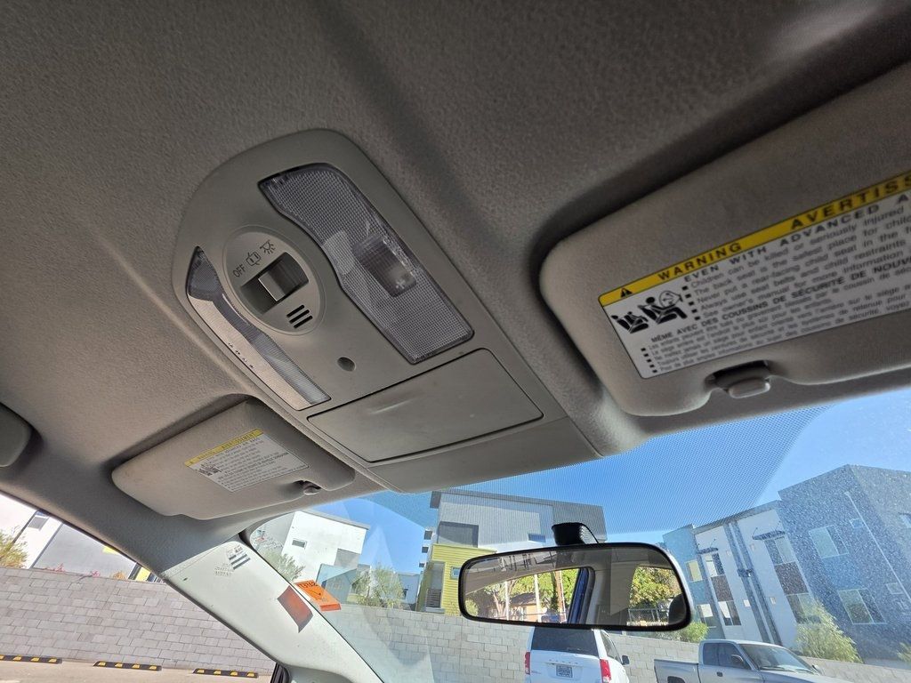 2010 Toyota Prius 5dr Hatchback I - 22945803 - 11