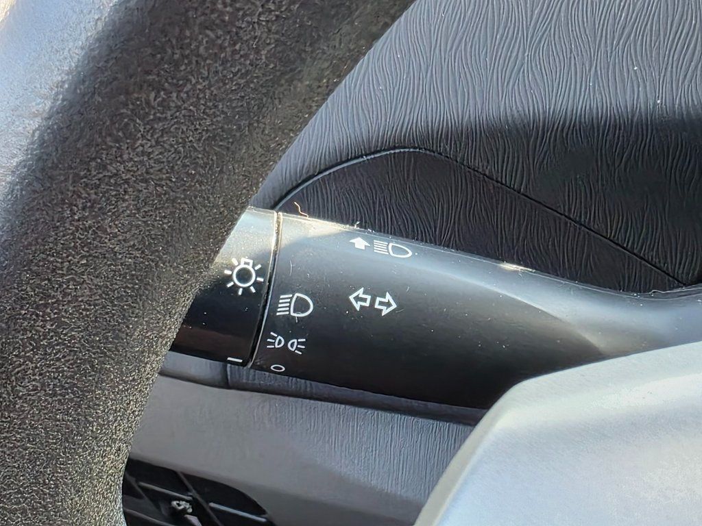 2010 Toyota Prius 5dr Hatchback I - 22945803 - 31