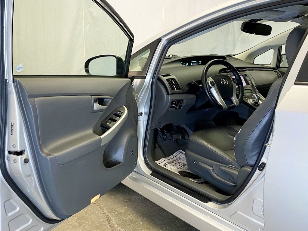 2010 Toyota Prius 5dr Hatchback II - 22973706 - 16