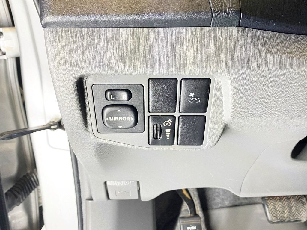 2010 Toyota Prius 5dr Hatchback II - 22973706 - 23