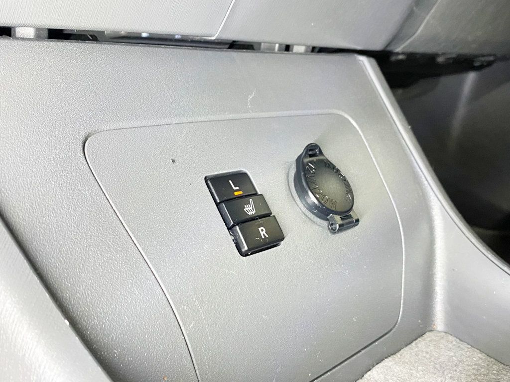 2010 Toyota Prius 5dr Hatchback II - 22973706 - 35