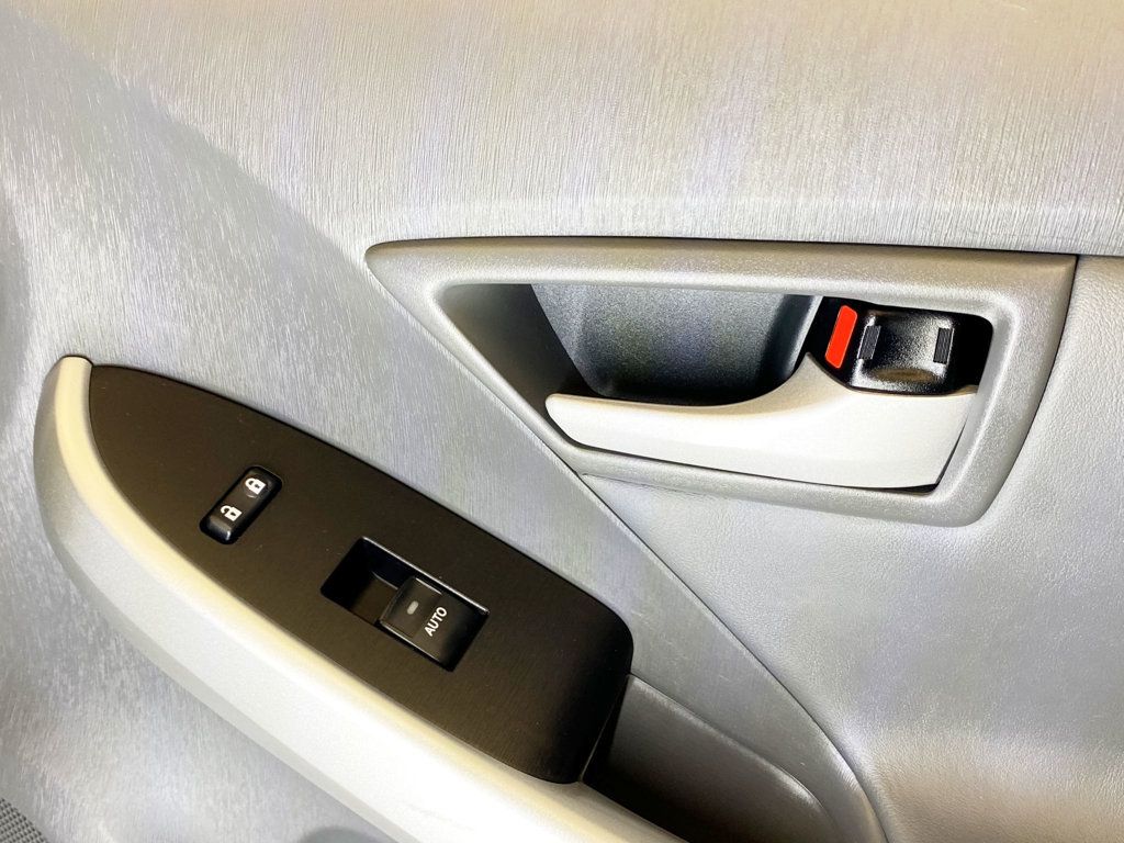 2010 Toyota Prius 5dr Hatchback II - 22973706 - 41