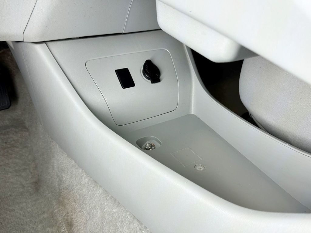 2010 Toyota Prius 5dr Hatchback II - 23065902 - 27