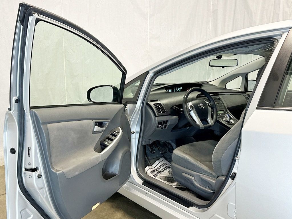 2010 Toyota Prius 5dr Hatchback II - 23097676 - 12