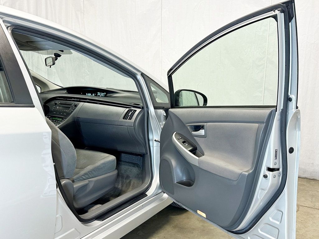 2010 Toyota Prius 5dr Hatchback II - 23097676 - 13