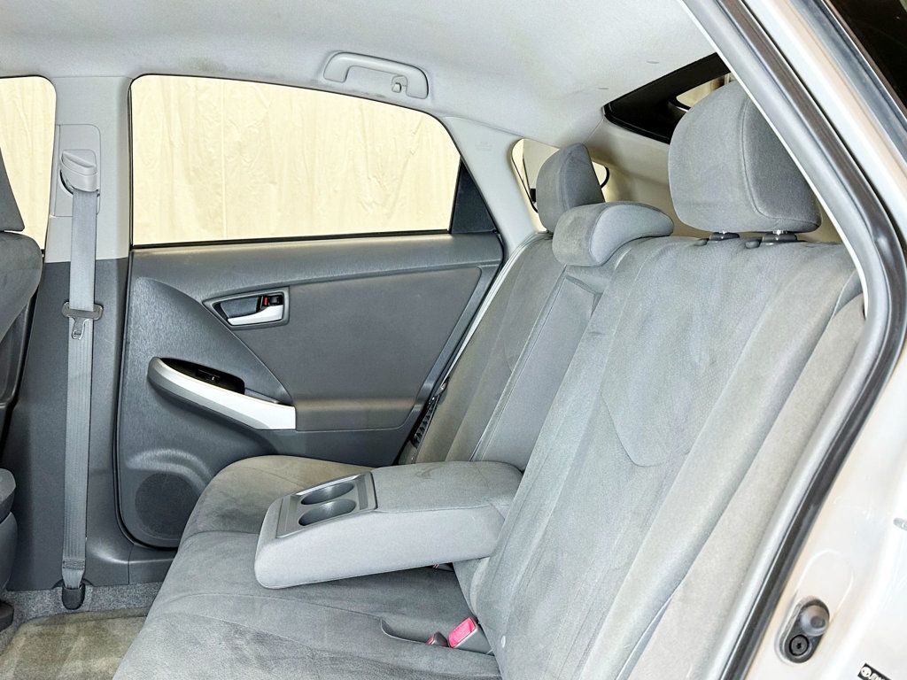 2010 Toyota Prius 5dr Hatchback II - 23097676 - 32