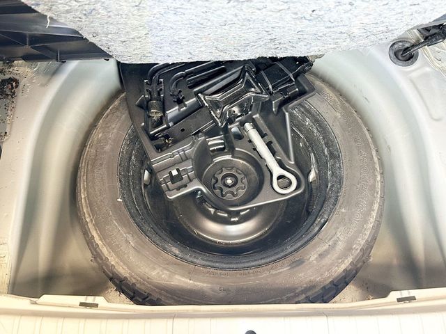 2010 Toyota Prius 5dr Hatchback II - 23097676 - 35