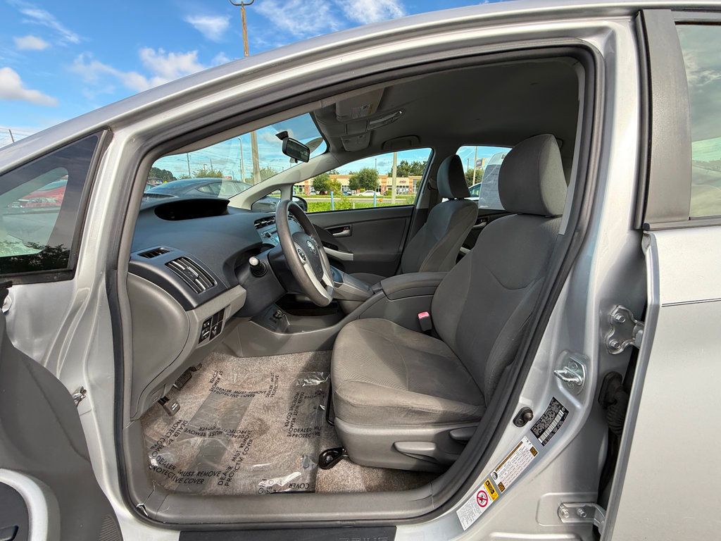 2010 Toyota Prius Two photo 7