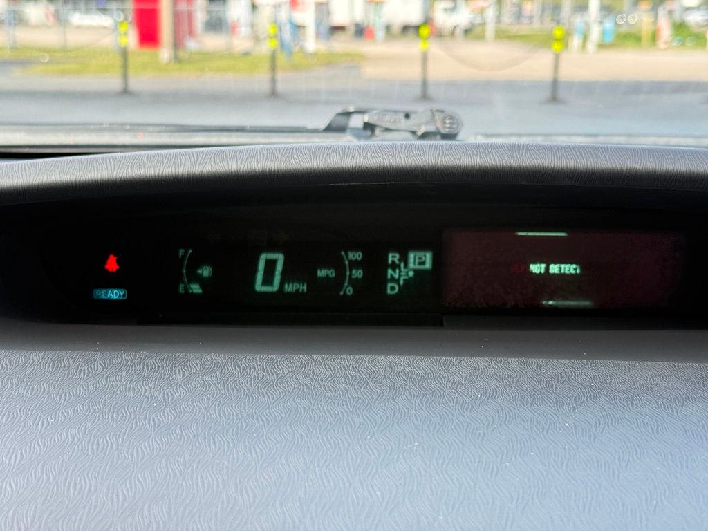 2010 Toyota Prius Two photo 10
