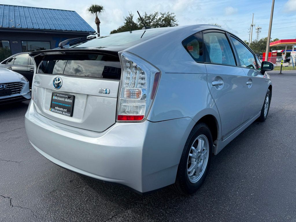 2010 Toyota Prius Two photo 3