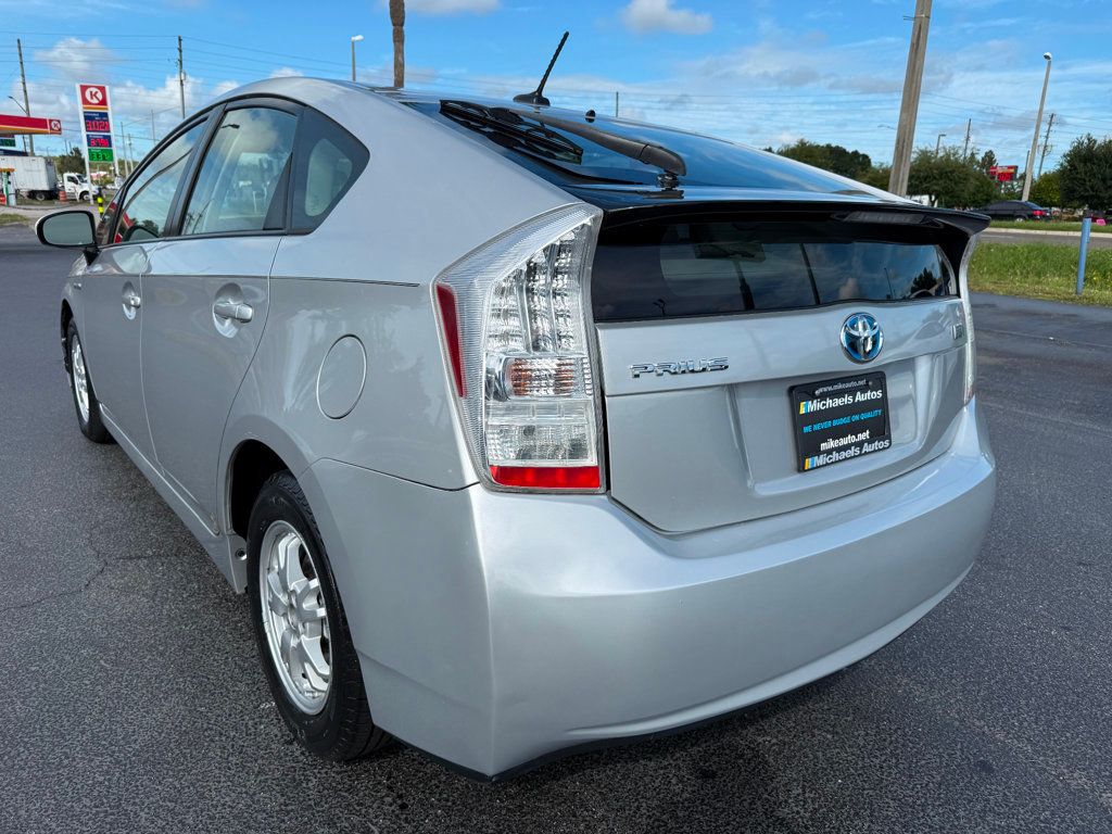2010 Toyota Prius Two photo 4