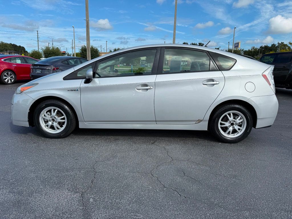 2010 Toyota Prius Two photo 5