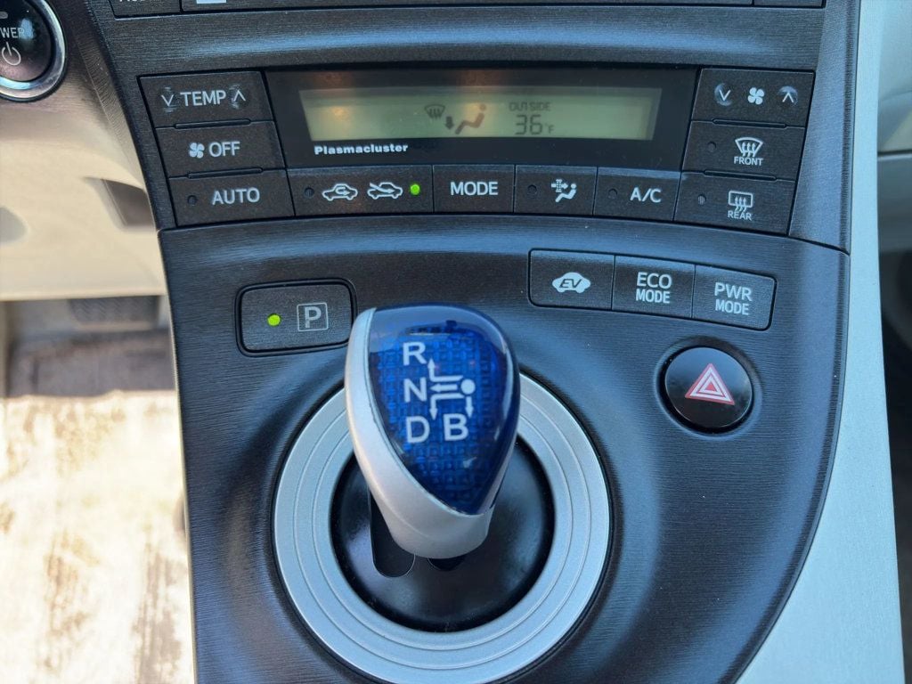 2010 Toyota Prius 5dr Hatchback IV - 22994518 - 16