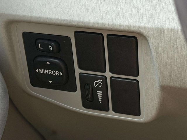 2010 Toyota Prius 5dr Hatchback IV - 22971672 - 30