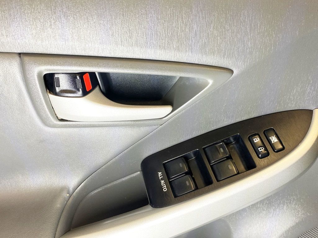 2010 Toyota Prius 5dr Hatchback IV - 22946609 - 17