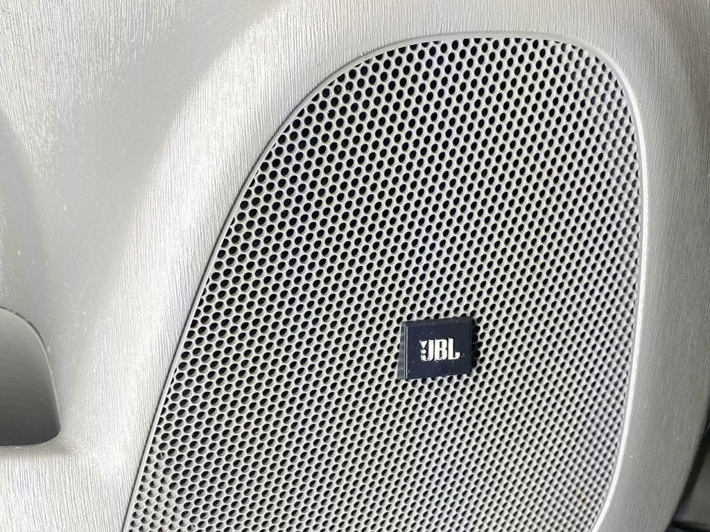 2010 Toyota Prius 5dr Hatchback IV - 22946609 - 18