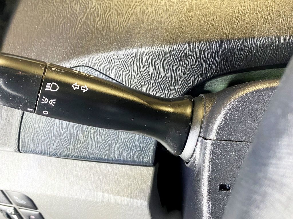 2010 Toyota Prius 5dr Hatchback IV - 22946609 - 27