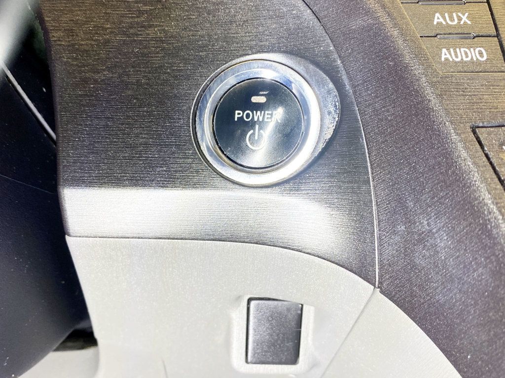 2010 Toyota Prius 5dr Hatchback IV - 22946609 - 29