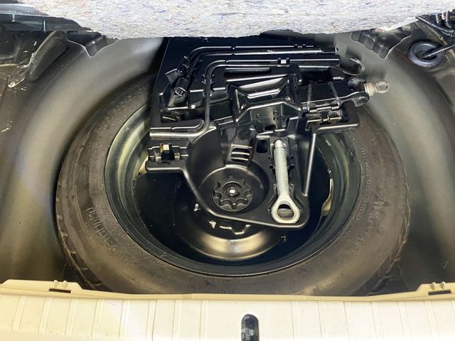 2010 Toyota Prius 5dr Hatchback IV - 22946609 - 56