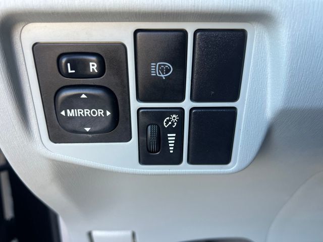 2010 Toyota Prius 5dr Hatchback V - 23044723 - 19