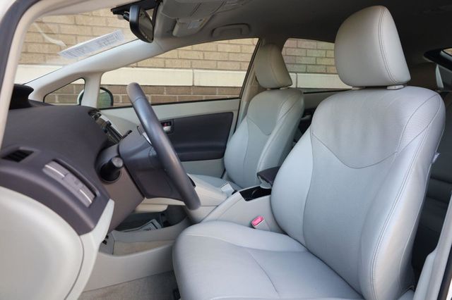 2010 Toyota Prius IV - 23063265 - 13