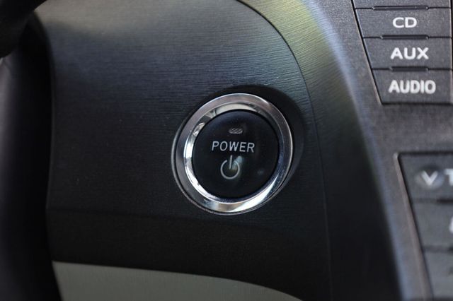 2010 Toyota Prius IV - 23063265 - 30