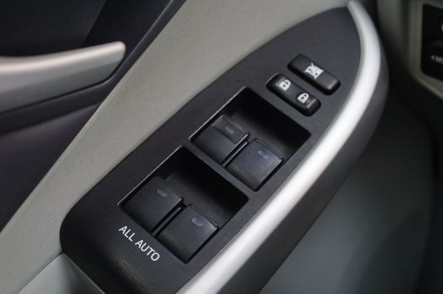 2010 Toyota Prius IV - 23063265 - 32