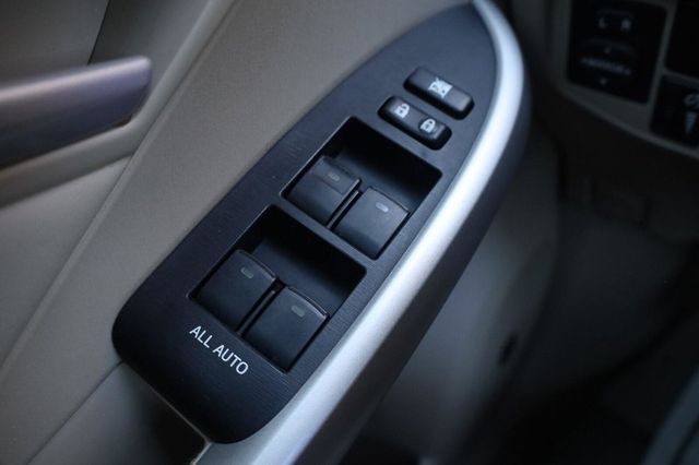 2010 Toyota Prius IV - 23093570 - 29