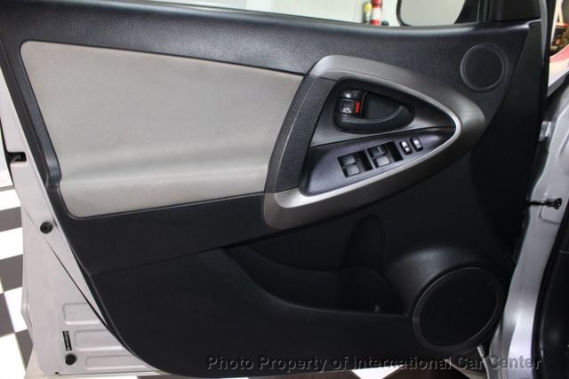 2010 Toyota RAV4 Base photo 15