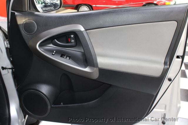 2010 Toyota RAV4 Base photo 34