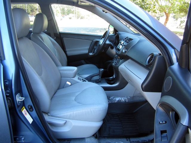 2010 Toyota RAV4 Limited photo 14