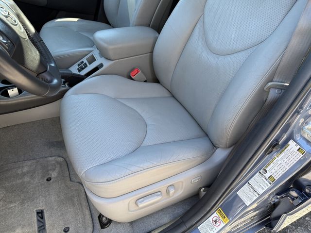 2010 Toyota RAV4 CLEAN CARFAX, 1 OWNER & VERY LOW MILES - 23084477 - 21