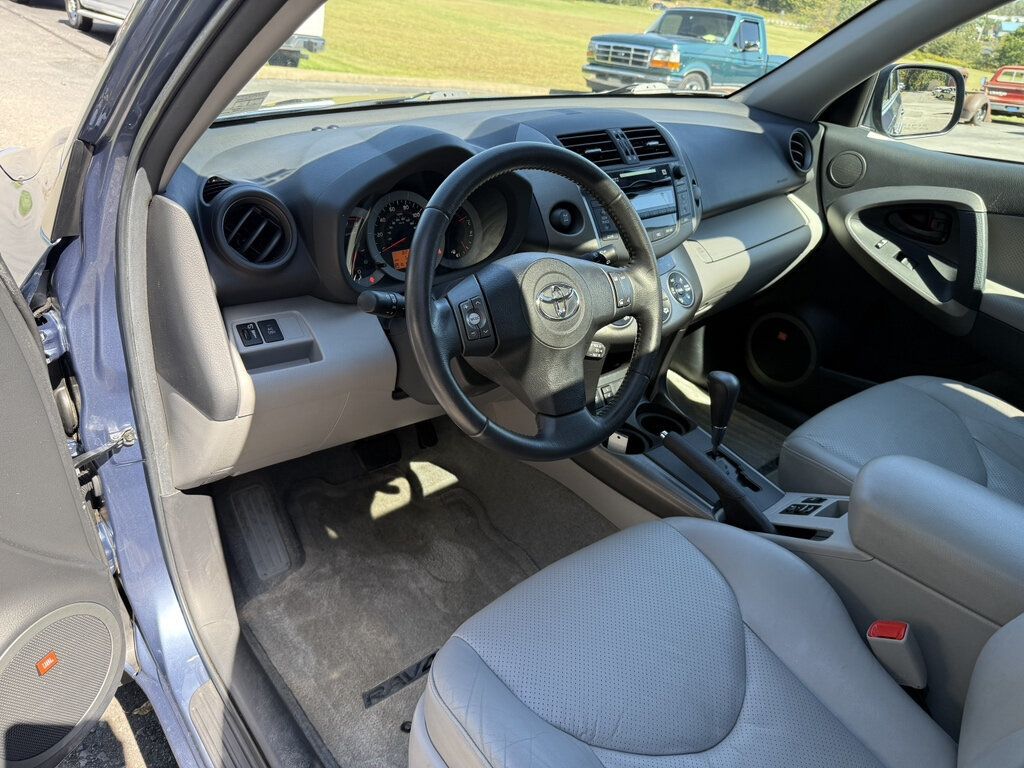 2010 Toyota RAV4 CLEAN CARFAX, 1 OWNER & VERY LOW MILES - 23084477 - 23
