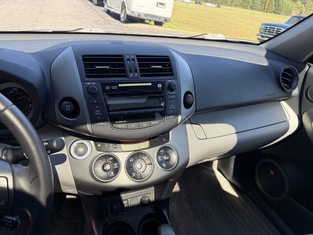 2010 Toyota RAV4 CLEAN CARFAX, 1 OWNER & VERY LOW MILES - 23084477 - 26