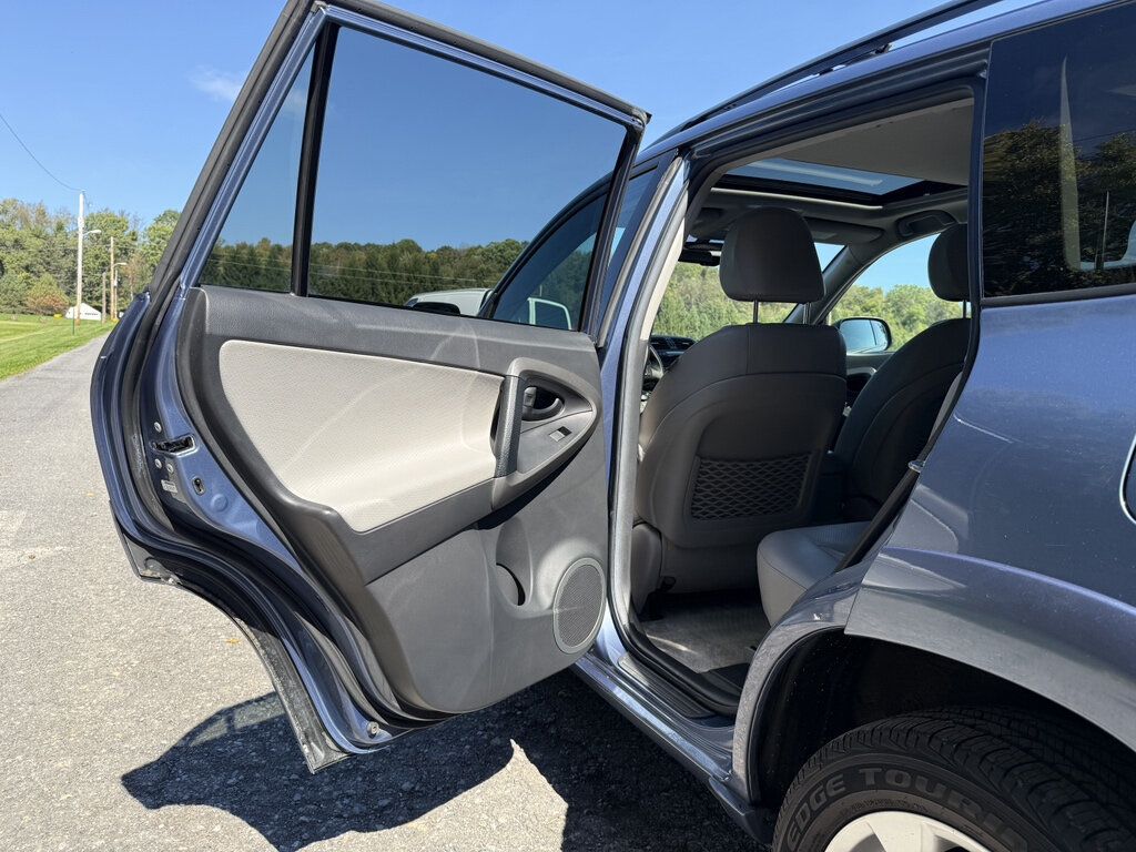 2010 Toyota RAV4 CLEAN CARFAX, 1 OWNER & VERY LOW MILES - 23084477 - 29